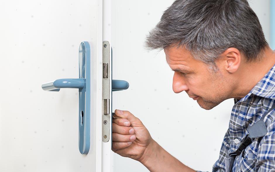 rapidité serrurier ouverture de porte Courbevoie